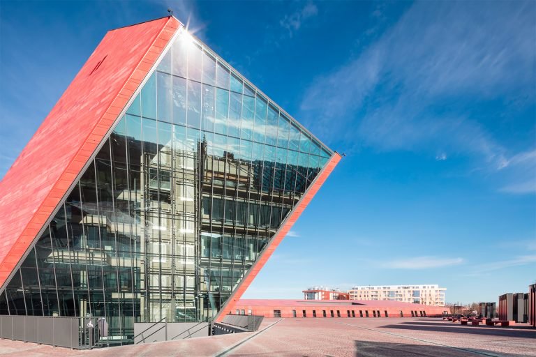 倾斜45度的建筑波兰二战博物馆